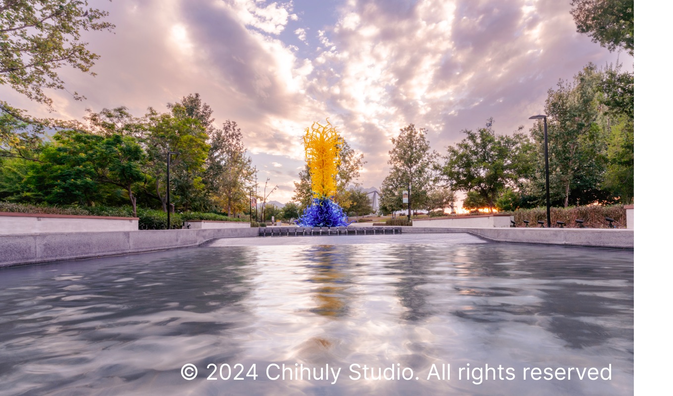 2024 Chihuly Studio. All rights reserved