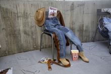 Cuentan con mezclilla y textiles historias de Canadá en bodegones conceptuales